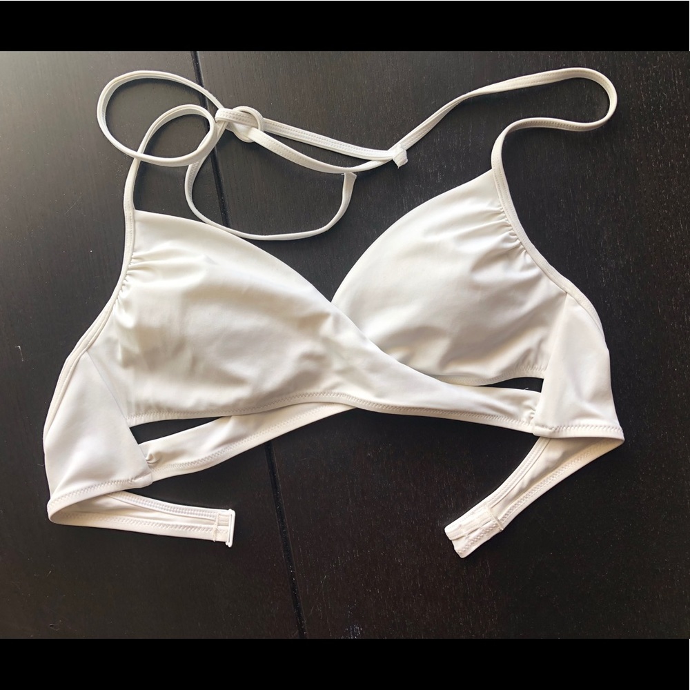 Crossover White Swimsuit Top